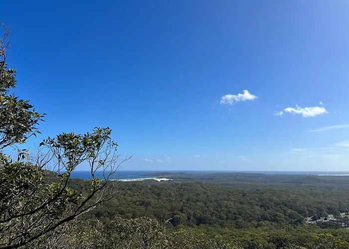 Bella Vista Unit 3 19 Shoal Bay Road